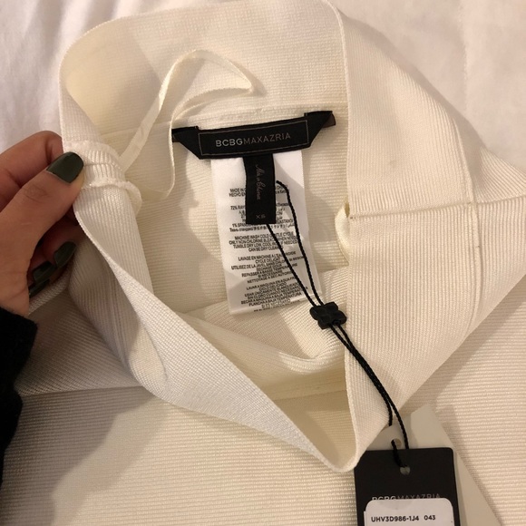 Bcbg maxazria banded pencil skirt. - Picture 2 of 4